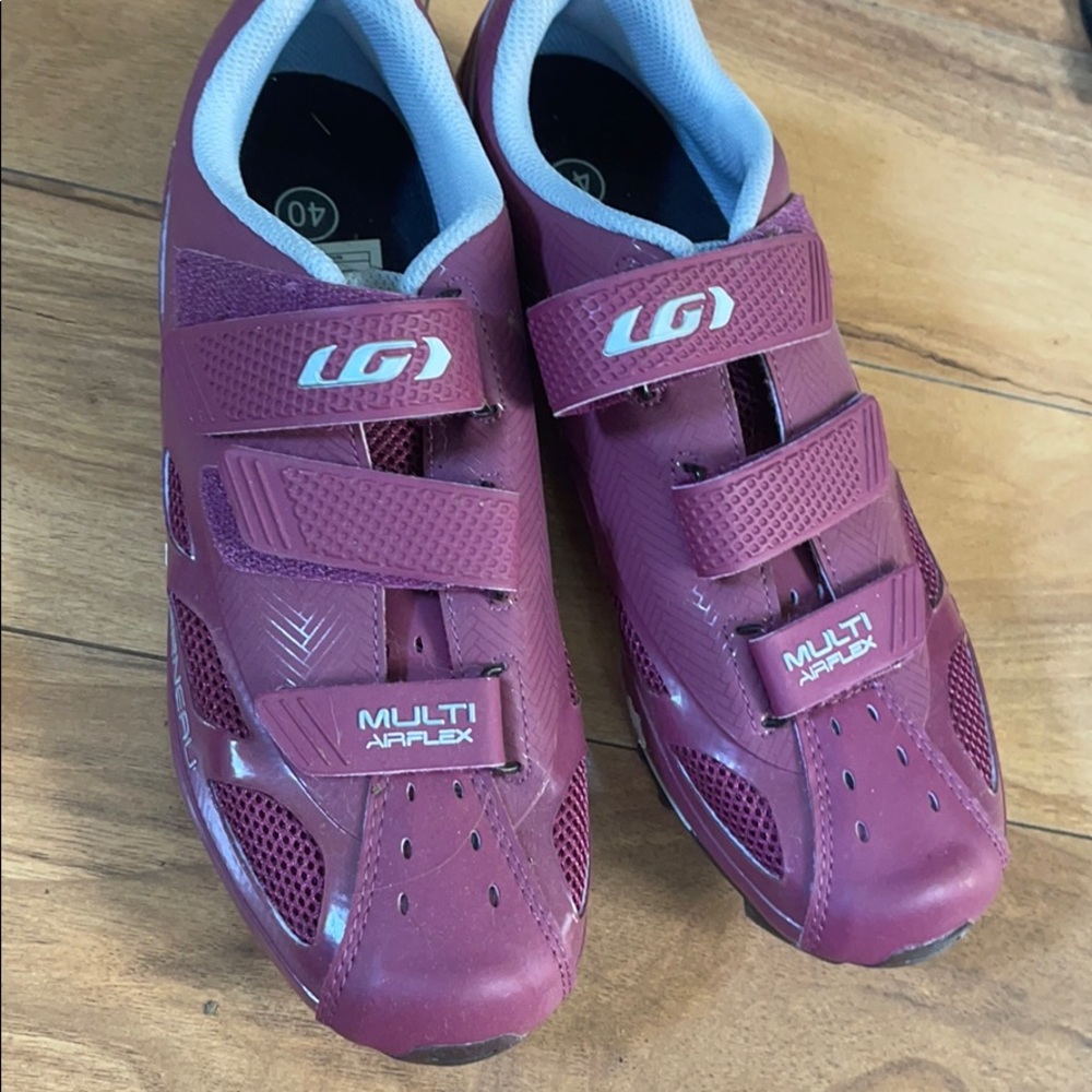 Garneau street spin shoes with clips!